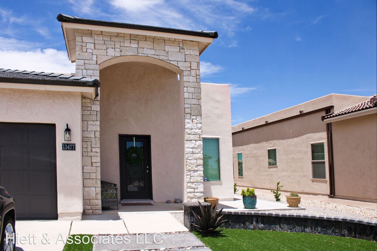 Foto principal - 3 br, 2 bath House - 13477 Coldham St