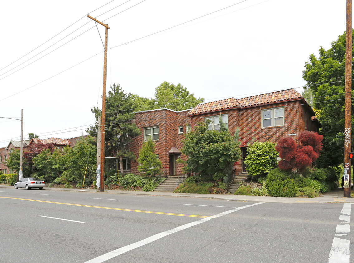 Primary Photo - Del Mar Apartments