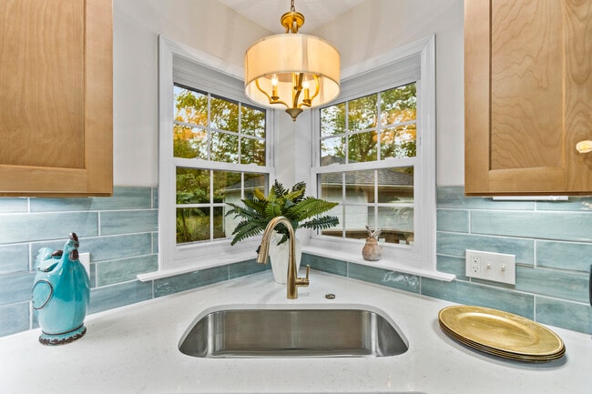 Foto del edificio - 549 Claymont Dr