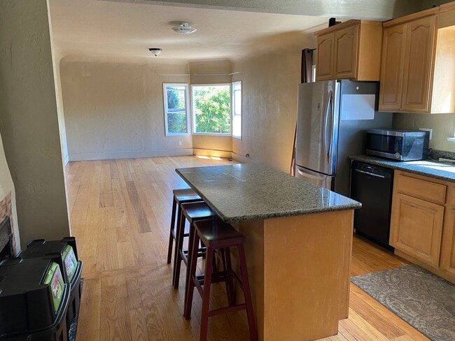 Photo - 2850 McGee Ave Townhome