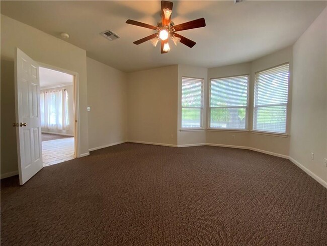 Building Photo - 14947 Doria Dr