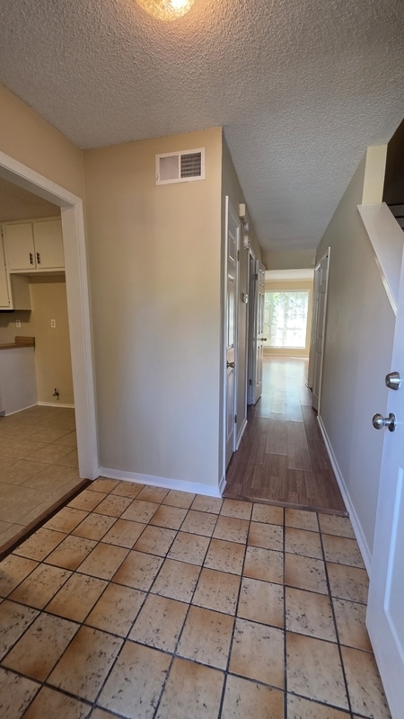 Building Photo - 3089 S Wesley Ct