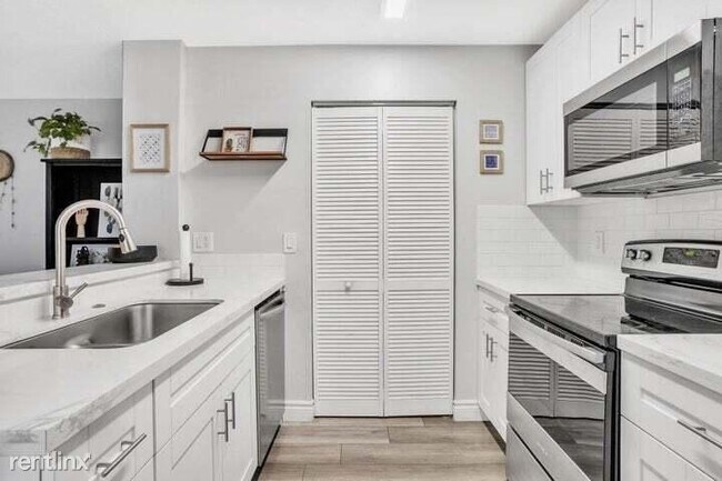 Foto del edificio - 3 br, 3 bath House - 8033 NW 71st Ct