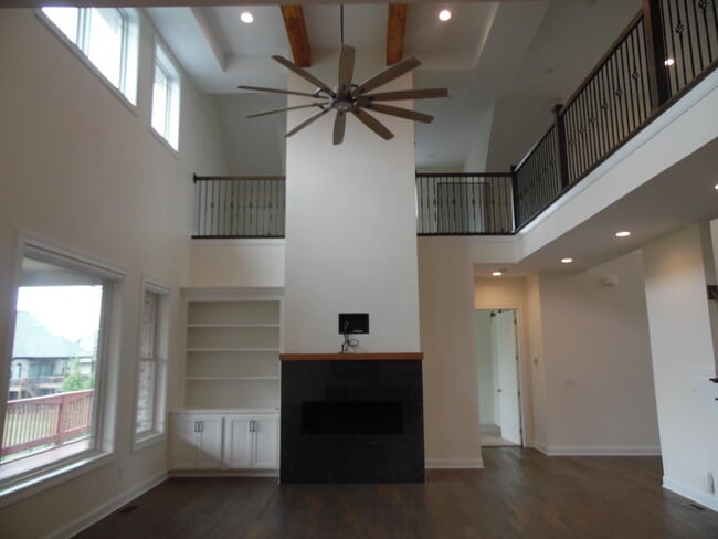 Building Photo - 2331 Coroneo Ln
