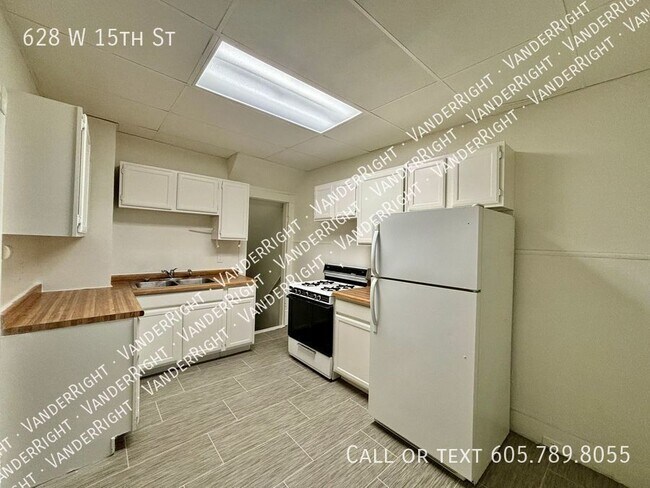 Foto del edificio - 628 W 15th St