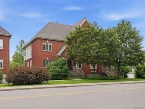 Building Photo - 985 Bd Wilfrid-Lavigne