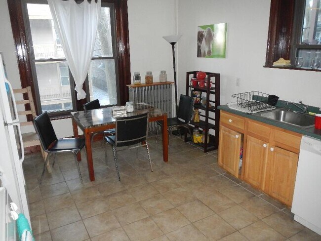 Foto del edificio - 174 Saint Alphonsus St