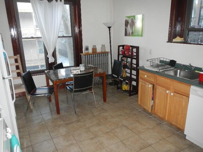 Building Photo - 174 Saint Alphonsus St