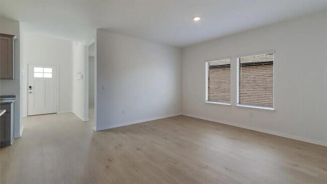 Foto del edificio - 2421 Cattle Baron Trl