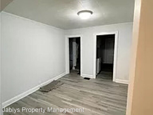 Building Photo - 3 br, 1 bath House - 10 Ringwood Ways