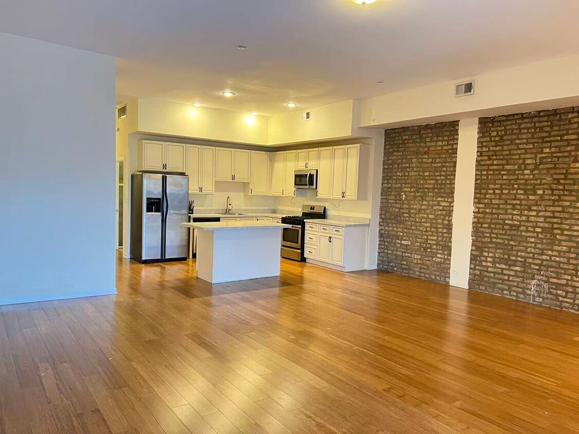 Foto principal - 2358 N Clybourn Ave