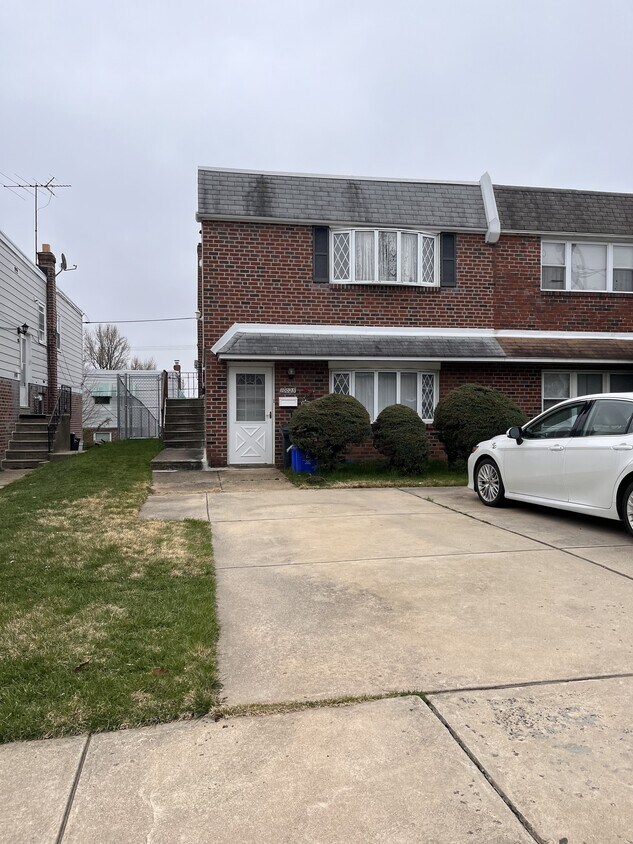 Primary Photo - 10025 Ferndale St