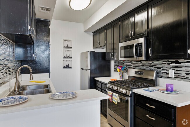 3HAB, 3BA - 1,317 ft² - Avalon