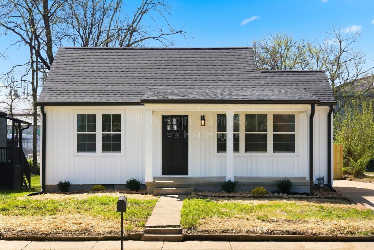 Photo - 2406 Kirby Avenue