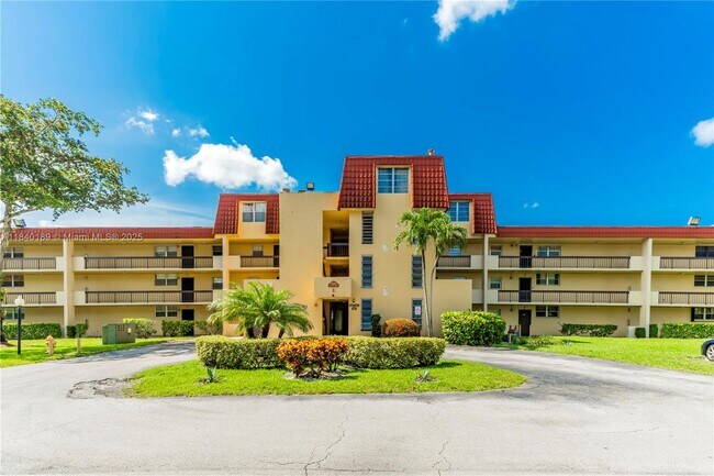 Foto del edificio - 3285 Foxcroft Rd