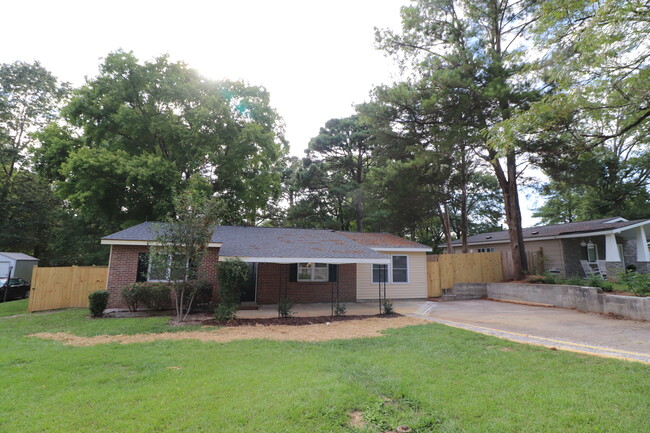 Covered front porch - 2808 Daytona Dr