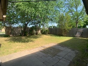 Building Photo - 2808 N Ditmer Rd