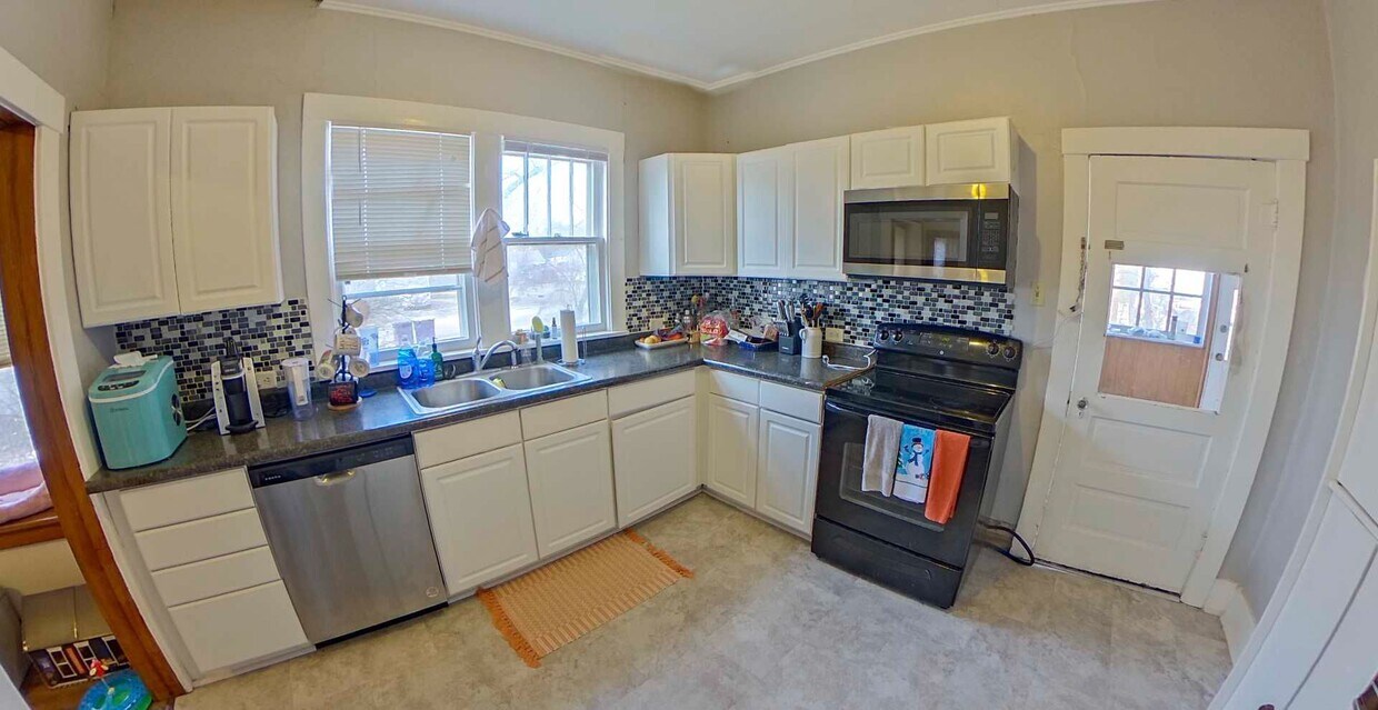 3D Tour Available 4 Blocks to KSU Campus... House Rental in Manhattan, KS