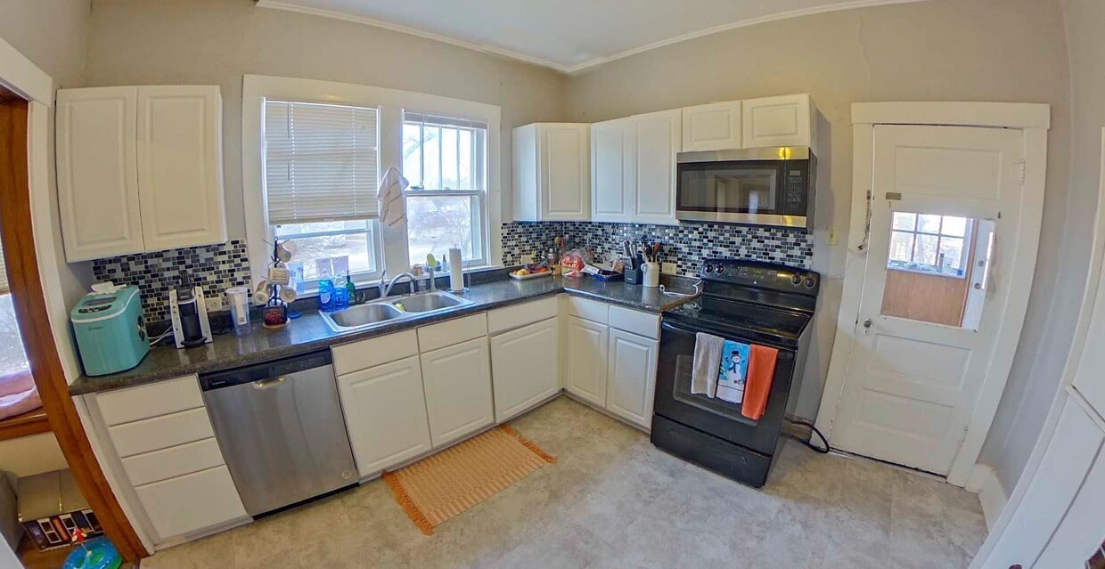 3D Tour Available 4 Blocks to KSU Campus... House Rental in