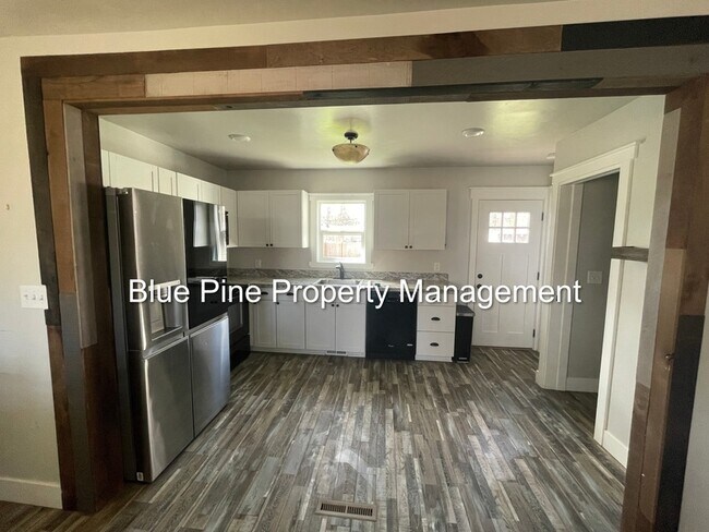 Building Photo - 468 9th St