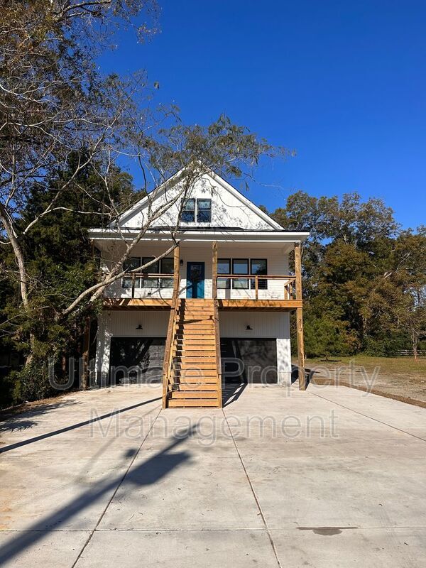 Building Photo - 213 Myrtle Ave