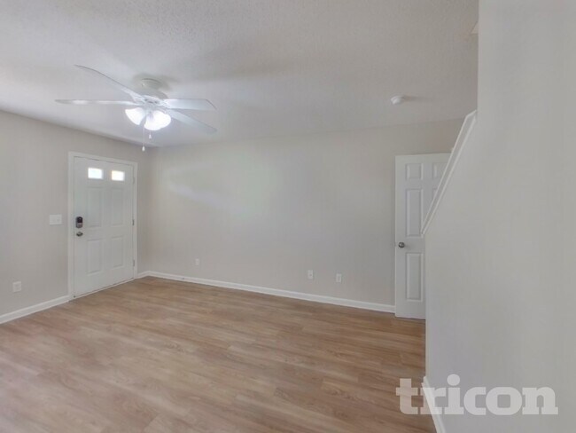 Foto del edificio - 176 Cottage Lake Way