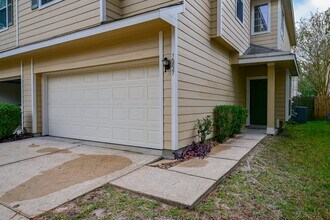 Building Photo - 16827 Bellmoor Ln