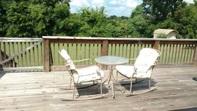 Building Photo - 2079 Strawberry Dr