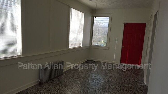 Building Photo - 54 Walton St