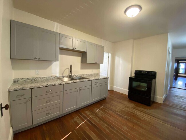 kitchen - 66 Franklin St