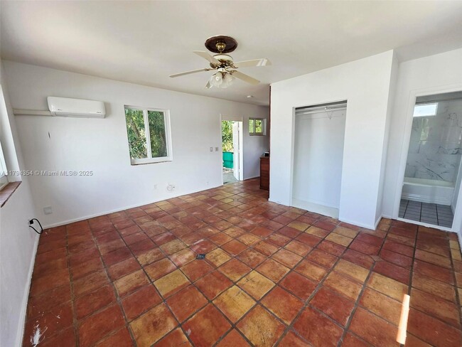 Foto del edificio - 524 Hampton Rd