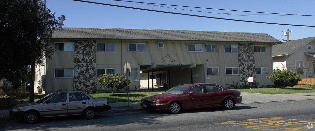 Primary Photo - 419 W 10th St