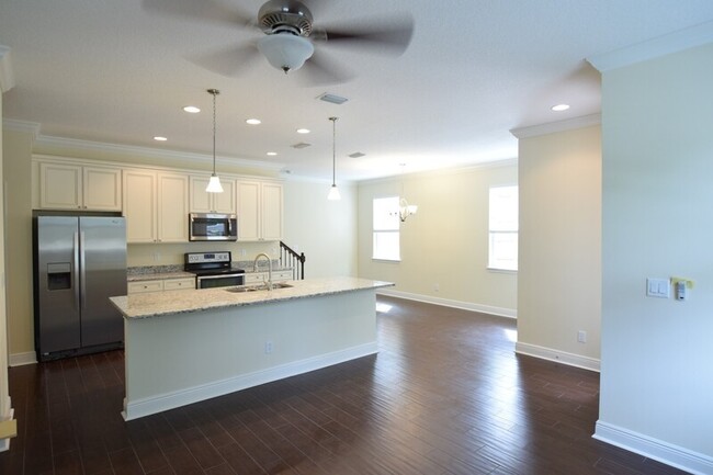 Building Photo - 2321 Formosa Ave