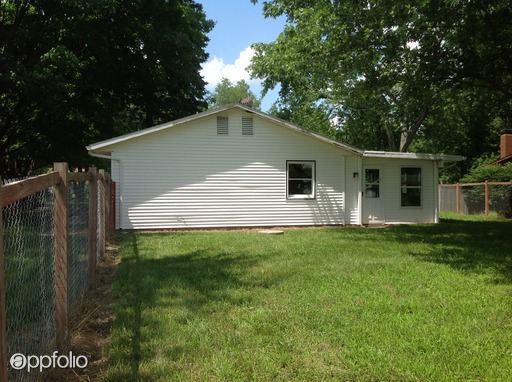Building Photo - 52400 Zellers St