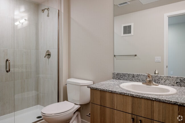 Interior Photo - Holly38