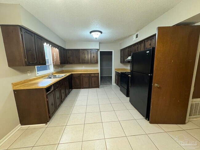 Foto del edificio - 1017 Great Oaks Dr
