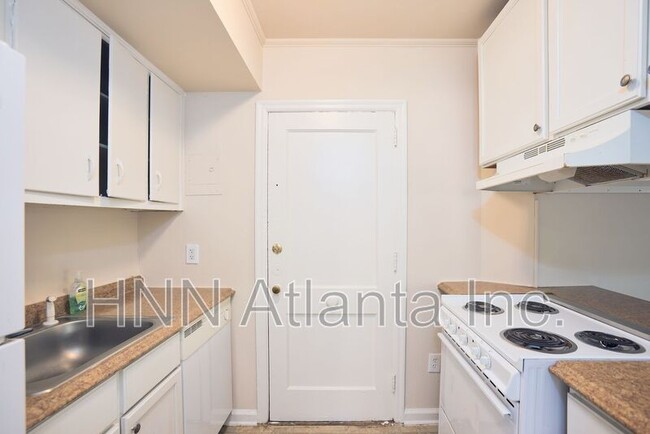 Foto del edificio - 1082 Briarcliff Rd NE