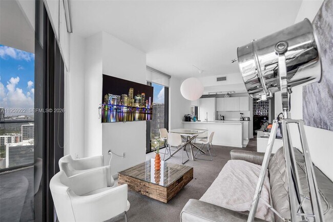 Foto del edificio - 501 NE 31st St