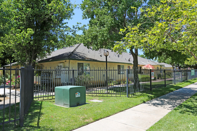 Foto del edificio - Sierra Meadows