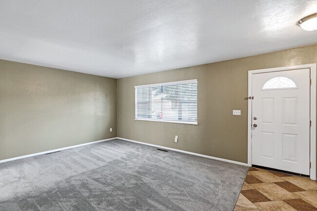Building Photo - 4 Bedroom Home for Rent In North Colorado Springs