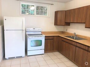 Building Photo - 162 Puiwa Rd
