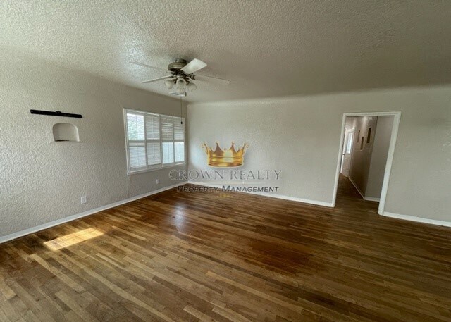 Building Photo - 950 Windsor Dr