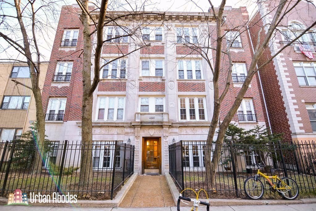 Primary Photo - 4245 N Kenmore Ave
