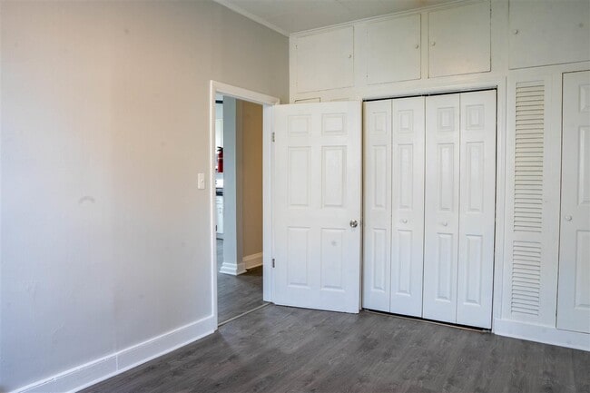 Building Photo - 426 13th St