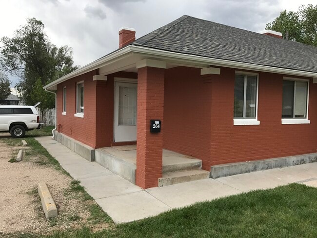 Building Photo - 264 Denver St