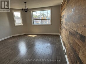 Building Photo - 503 Oakwood Ave