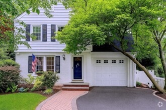 Building Photo - 45 Darina Ct