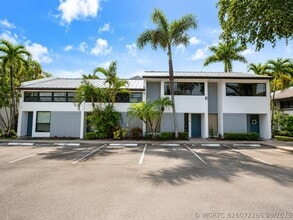Building Photo - 3900 NE 18th Ave