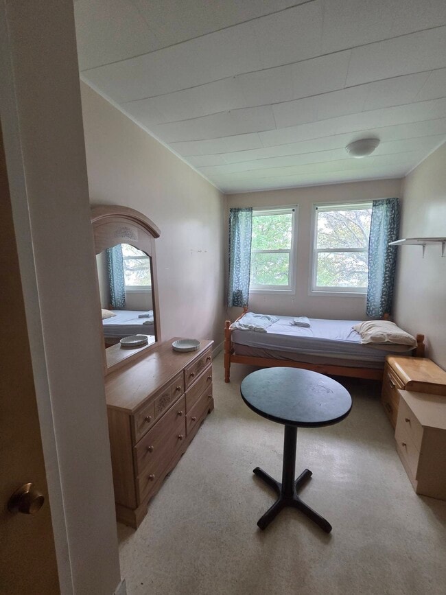 Building Photo - 3741 Rue Principale