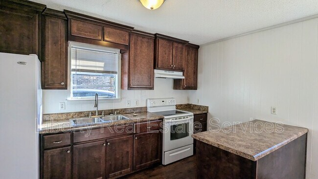 Foto del edificio - 104 Glenn Bryant Rd